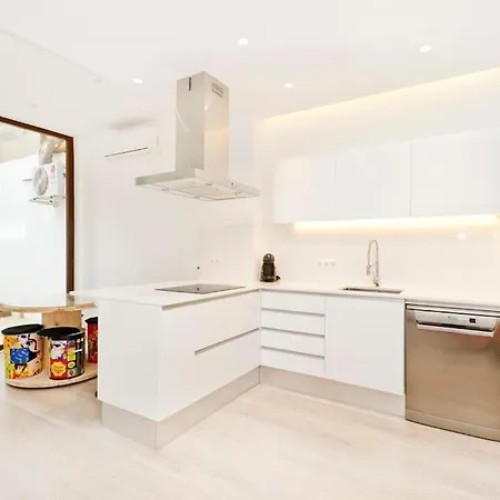 Roos, Design Loft Near The Sea. *
