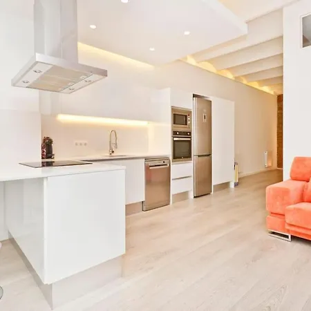 Roos, Design Loft Near The Sea. * Barselona