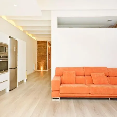 Roos, Design Loft Near The Sea. Barselona